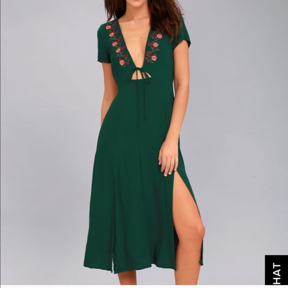 Lulu’s embroidered green dress